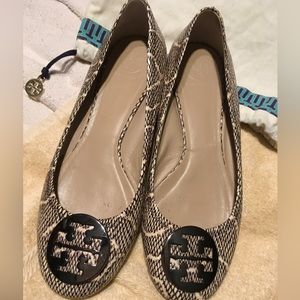 TORY BURCH Snake Print Ballet Flat SIZE 10M Gunmetal Plaque w/Dust Bag EUC